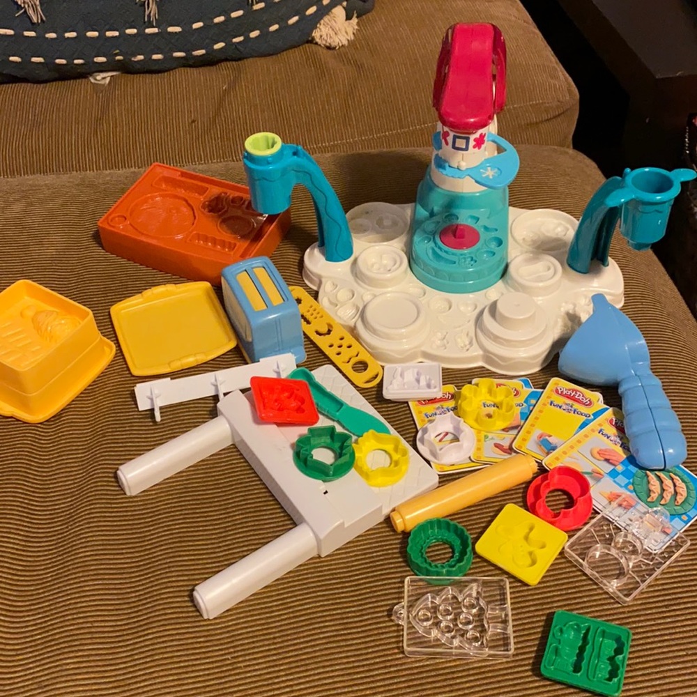 Ultimate playdoh play set